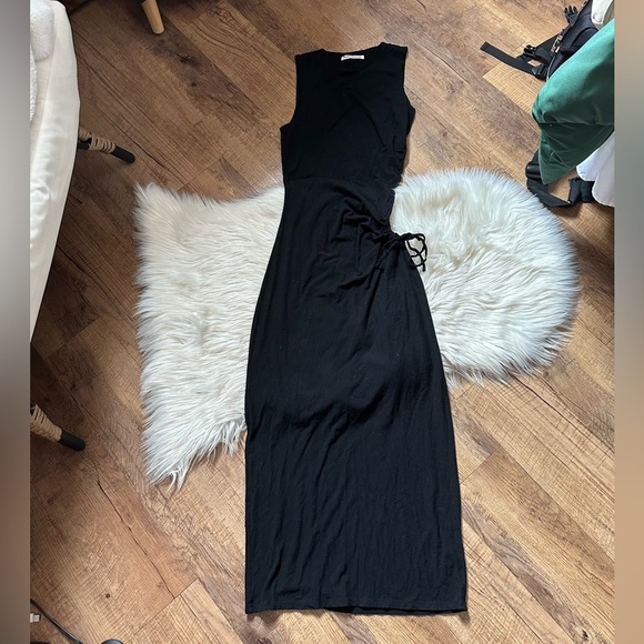 REFORMATION Doria Dress In Black - Picture 3 of 7